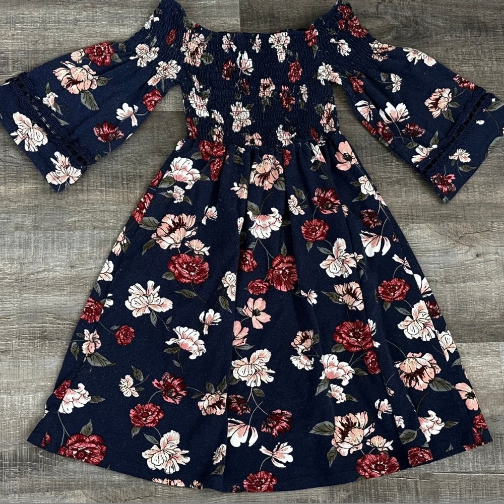 💞 Little Girls XS Navy Blue Smocked Floral Dress